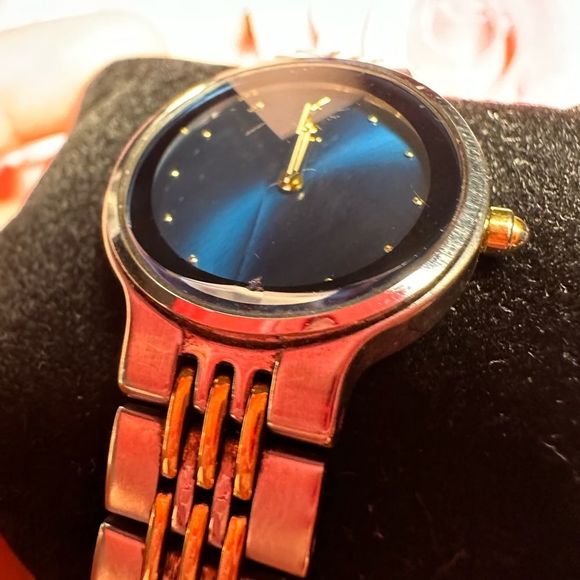 YSL authentic vintage watch - baby blue authentic silver watch - Picture 3 of 11